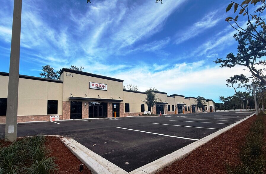 3883 Nova Road, Port Orange, FL à louer - Photo du bâtiment - Image 2 de 5