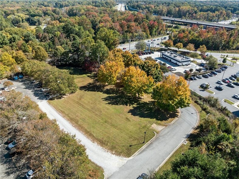 3855 Battleground Ave, Greensboro, NC for sale - Building Photo - Image 1 of 15