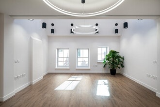 2 Bentinck Mews, London for lease Interior Photo- Image 2 of 12