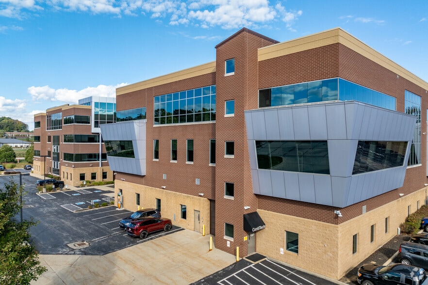 703 S Cleveland Massillon Rd, Fairlawn, OH for lease - Primary Photo - Image 1 of 5