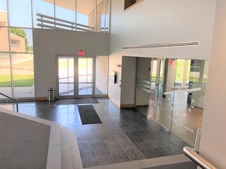 Plus de détails pour 411 Aviation Way, Frederick, MD - Bureau à louer