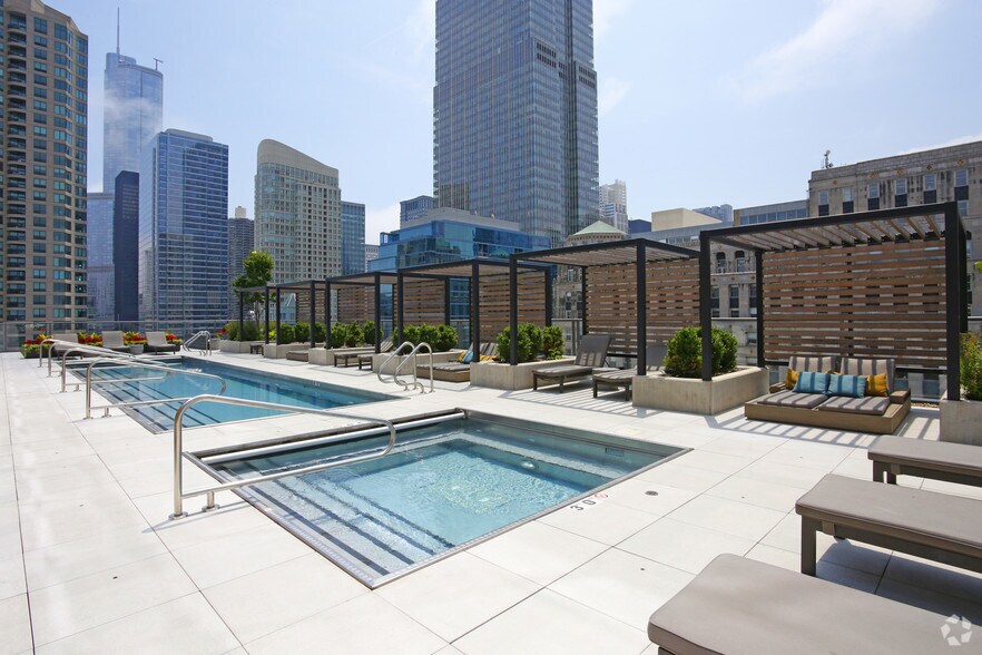 221 W Hubbard St, Chicago, IL à louer - Photo du bâtiment - Image 3 de 56