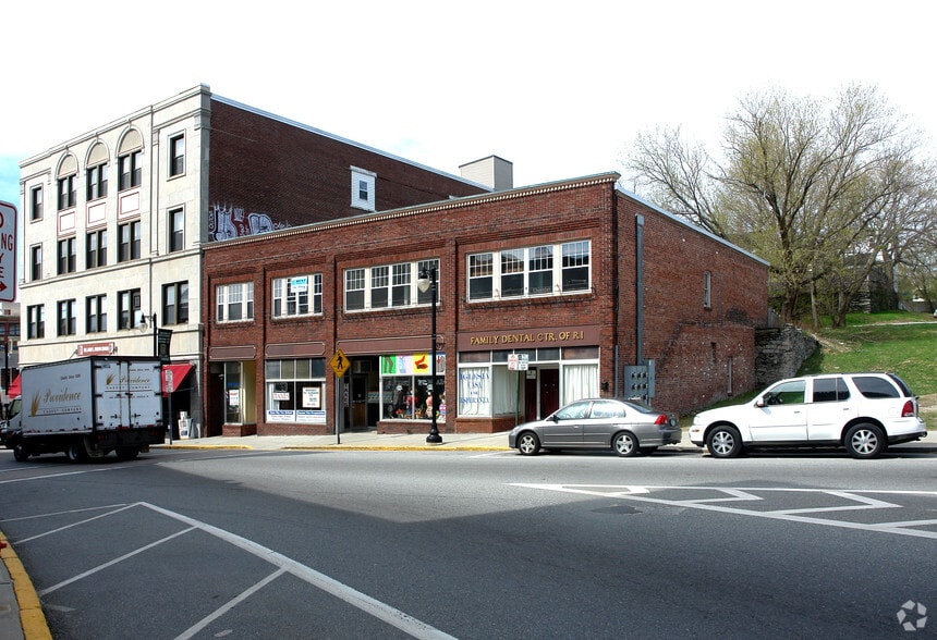 2 Monument Sq, Woonsocket, RI for sale - Building Photo - Image 3 of 58