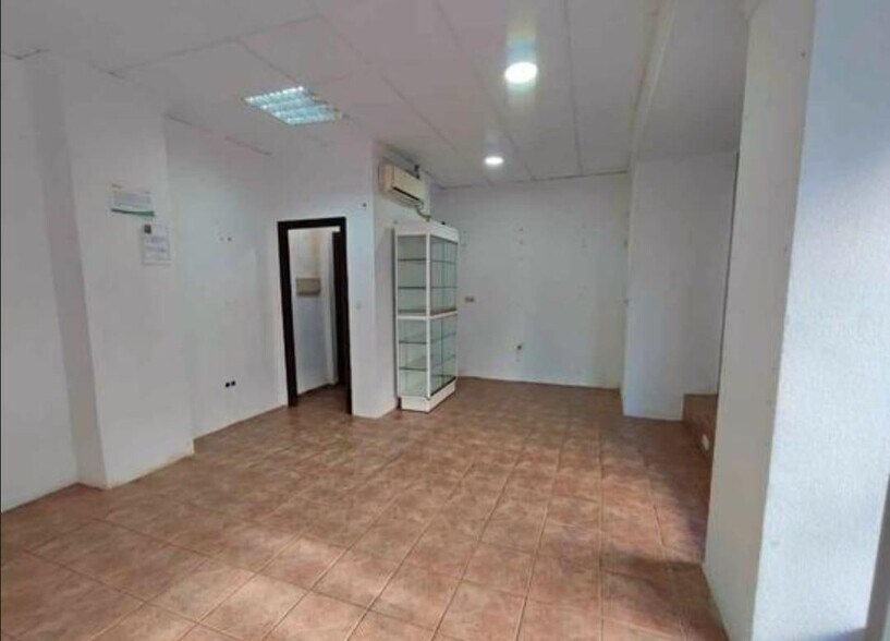 Retail in Córdoba for lease - Interior Photo - Image 2 of 4