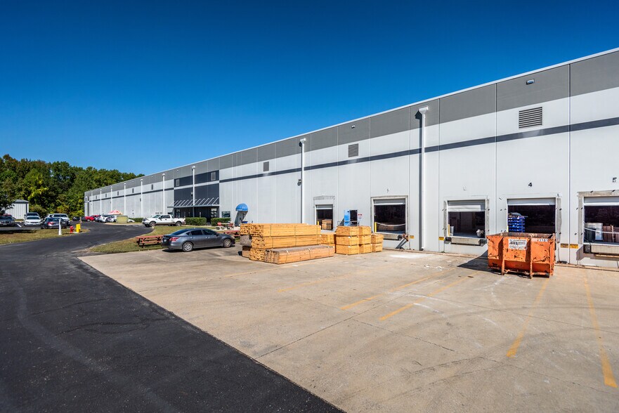 8009-8013 Purfoy Rd, Fuquay Varina, NC à vendre - Photo du bâtiment - Image 2 de 11