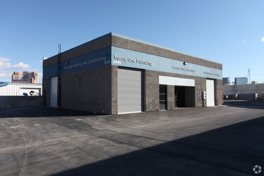 3440 Polaris Ave, Las Vegas, NV à vendre - Photo du bâtiment - Image 2 de 6