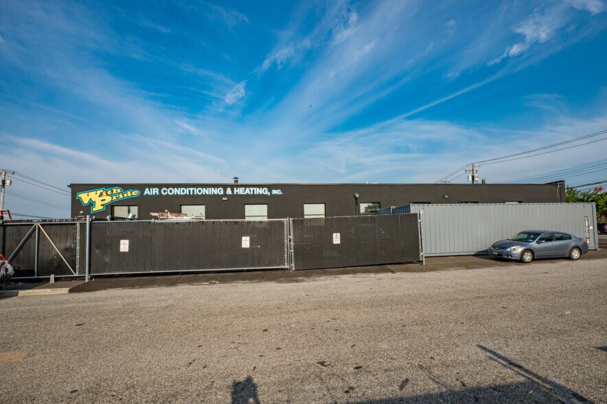 77 Marine St, Farmingdale, NY à louer - Photo du bâtiment - Image 3 de 23
