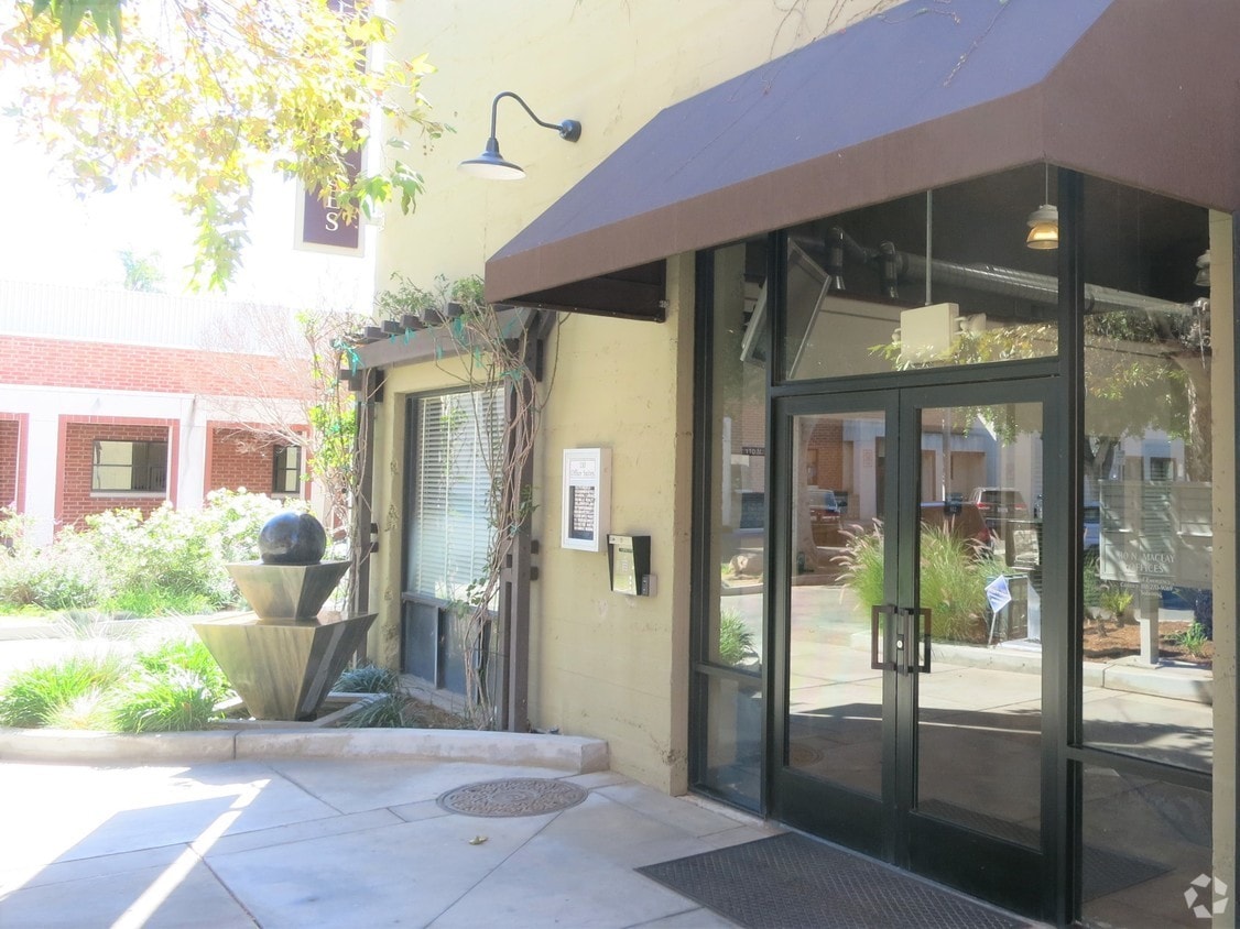 110 N Maclay Ave, San Fernando, CA for lease Primary Photo- Image 1 of 5