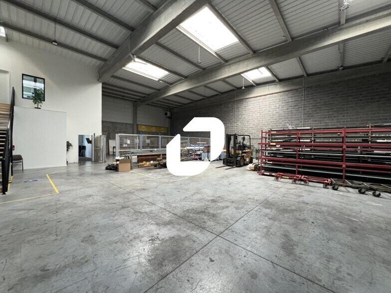Flex in Hallennes-lez-Haubourdin for lease - Interior Photo - Image 3 of 9