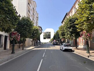 Plus de détails pour Commerce de détail à louer