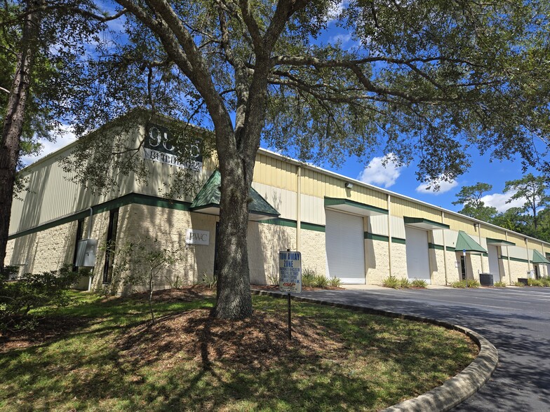 9855 Mining Dr, Jacksonville, FL for lease - Primary Photo - Image 1 of 6
