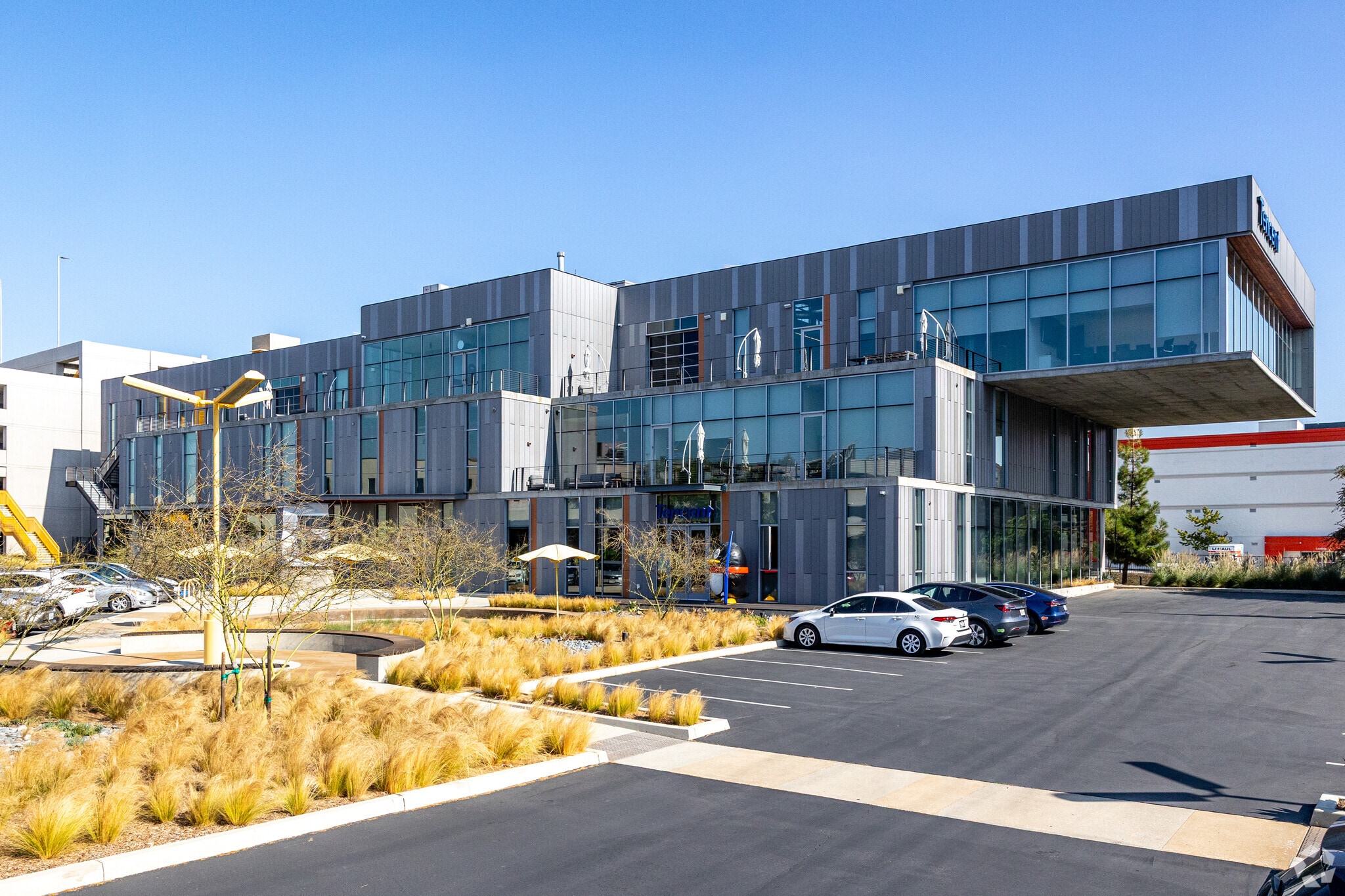 12777 W Jefferson Blvd, Los Angeles, CA for lease Primary Photo- Image 1 of 7