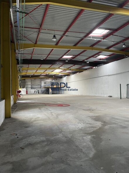 Industrial in Créteil for lease - Interior Photo - Image 2 of 3