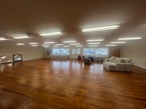 104 Old Trolley Rd, Summerville, SC for lease Interior Photo- Image 2 of 5