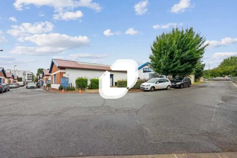 Flex in Choisy-le-Roi for lease - Building Photo - Image 2 of 18