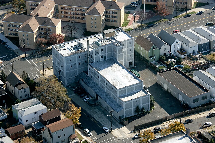 39 Avenue C, Bayonne, NJ à louer - Photo du bâtiment - Image 2 de 2