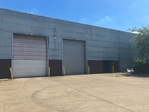 19-21 Tanners Dr, Milton Keynes à louer Photo du bâtiment- Image 2 de 4