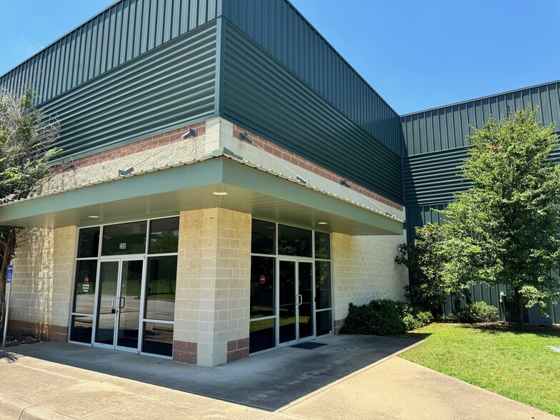 2002 Synergy Blvd, Kilgore, TX for lease - Building Photo - Image 1 of 12