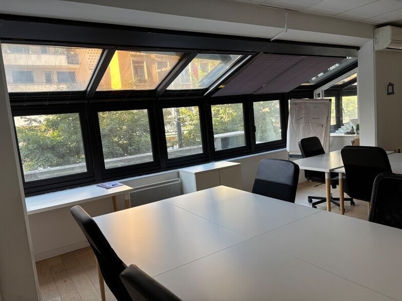 Office in Villeurbanne for lease - Interior Photo - Image 3 of 13