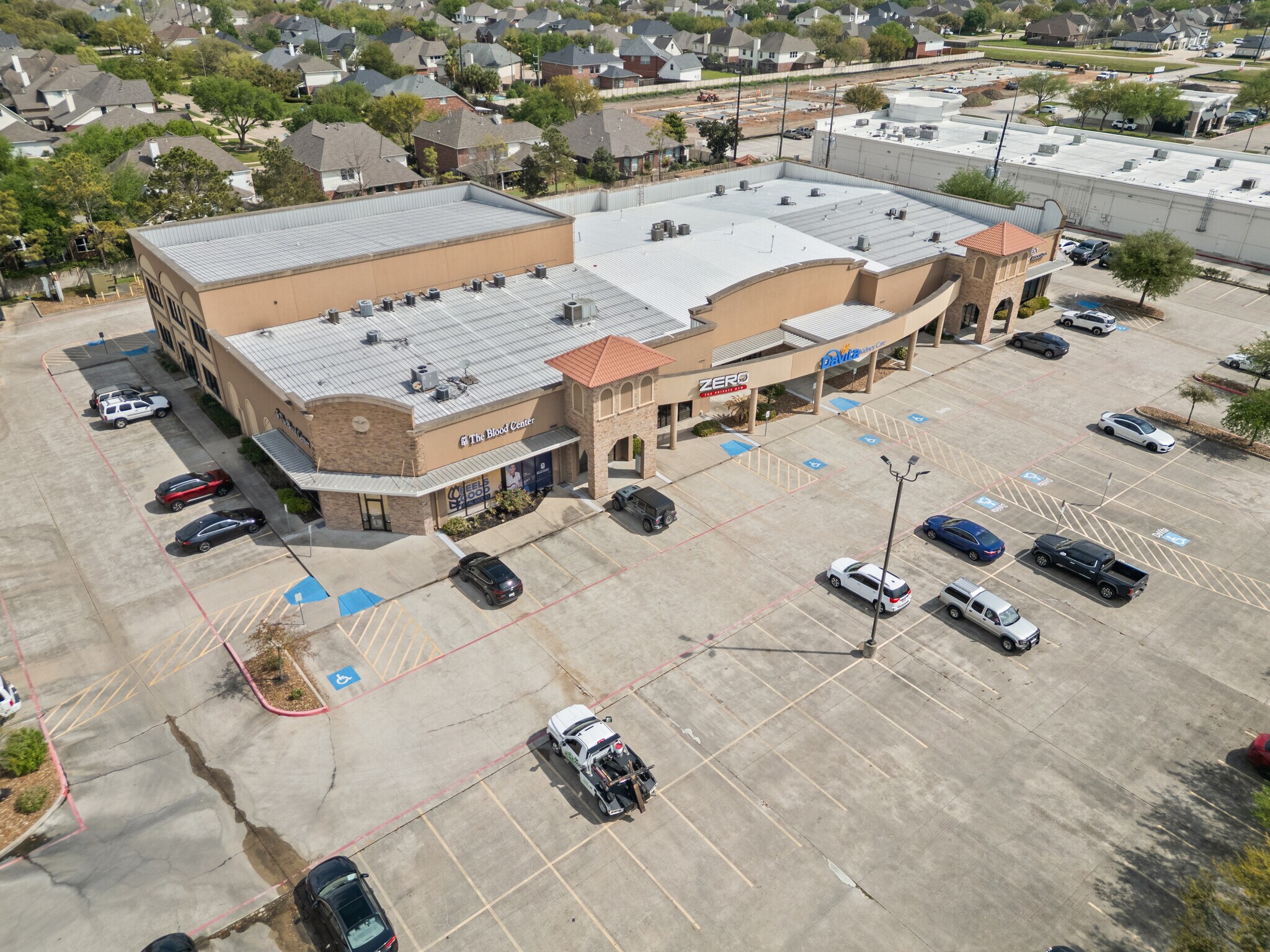 9223 Broadway St, Pearland, TX for lease Primary Photo- Image 1 of 20