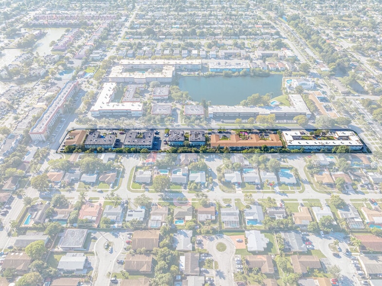 1701 NW 58th Ter, Sunrise, FL for sale - Primary Photo - Image 1 of 12