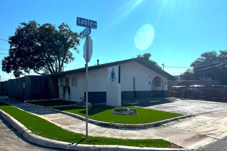 1927 Sable Ln, San Antonio, TX for sale - Building Photo - Image 1 of 6