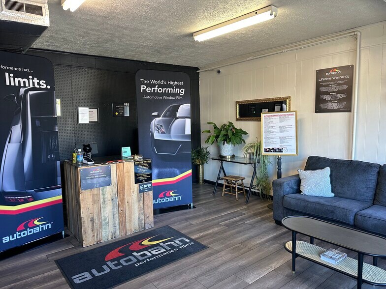 2300 Greenup Ave, Ashland, KY à louer - Photo du bâtiment - Image 3 de 17