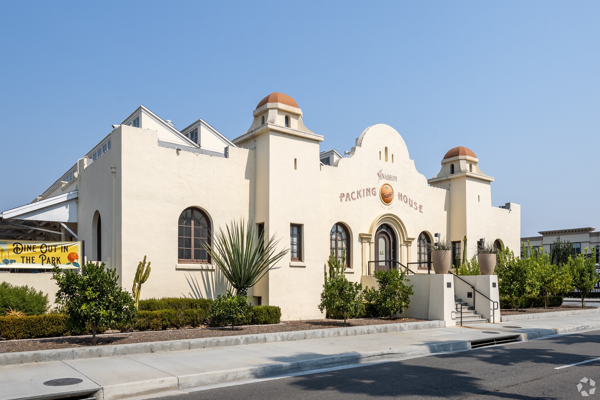 440-454 S Anaheim Blvd, Anaheim, CA for lease Primary Photo- Image 1 of 11