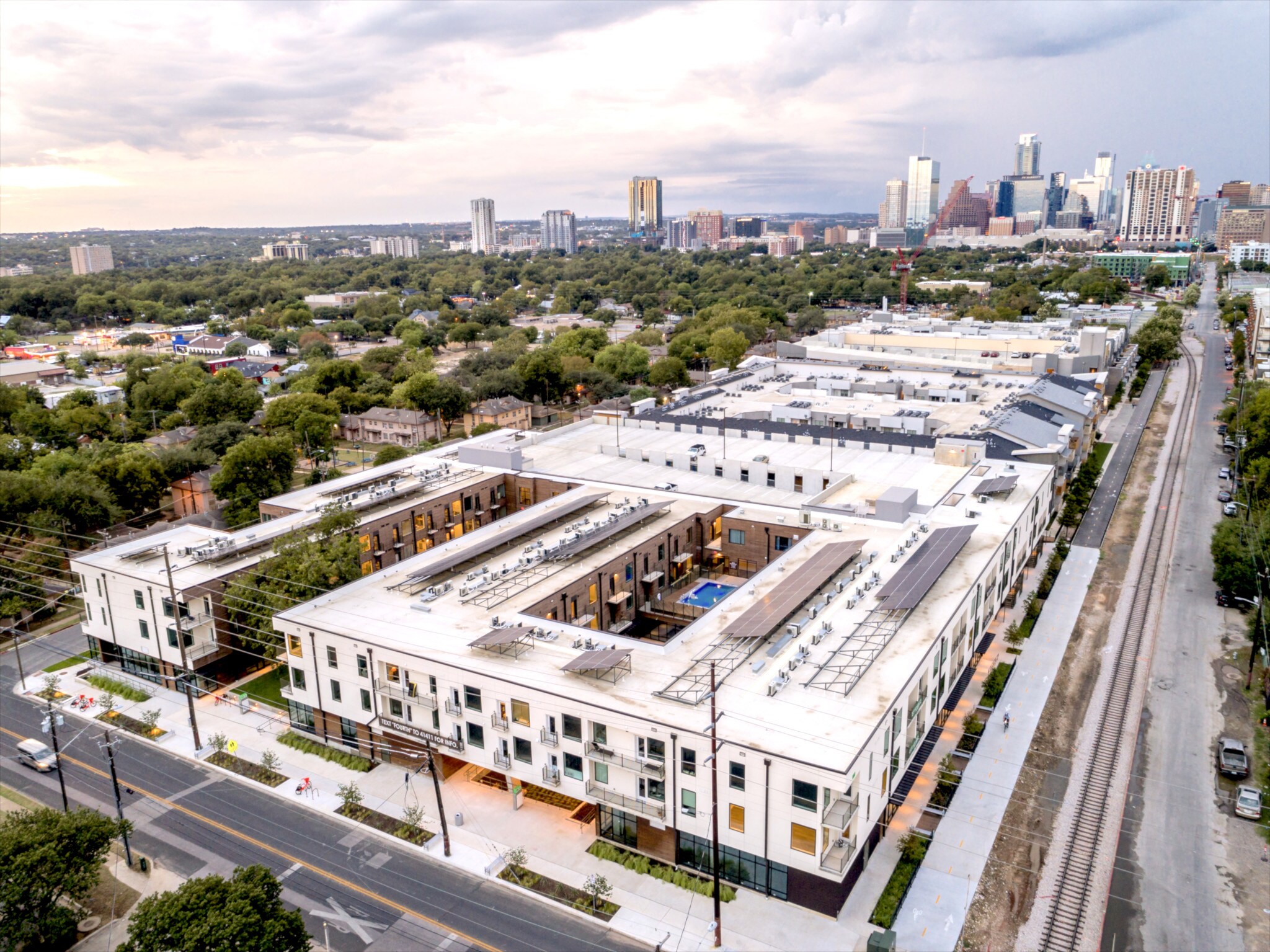 1800 E 4th St, Austin, TX à vendre Photo du bâtiment- Image 1 de 22