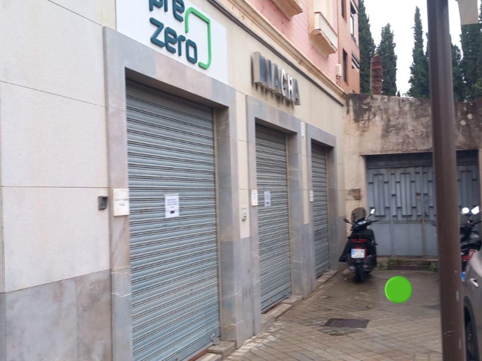 Retail in Granada, Granada for lease Building Photo- Image 1 of 32