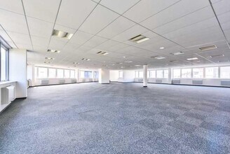 Office in Montigny-le-Bretonneux for lease Building Photo- Image 2 of 3