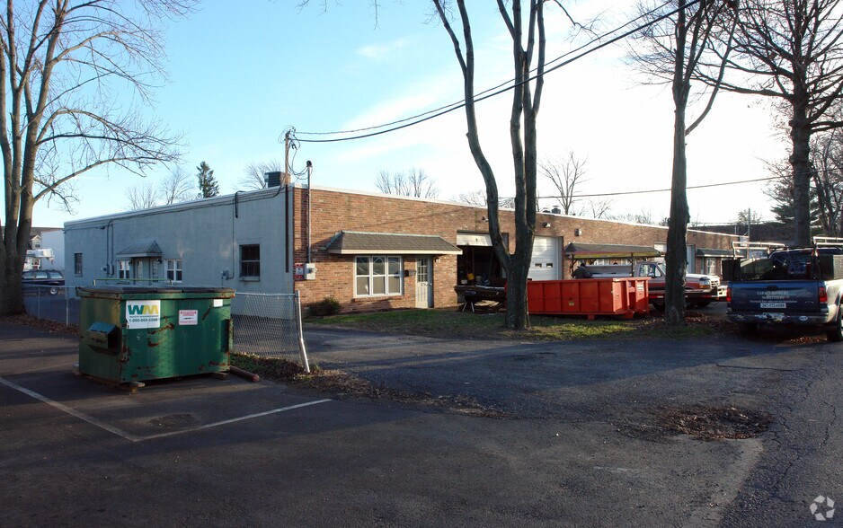663-671 Mary St, Warminster, PA à vendre - Photo du bâtiment - Image 2 de 2
