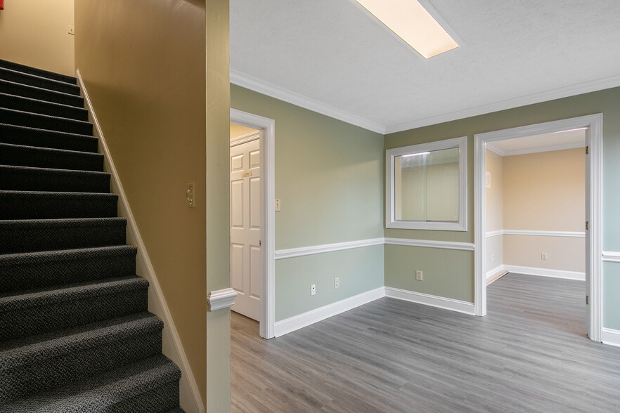 581 Executive Pl, Fayetteville, NC for sale - Building Photo - Image 2 of 18