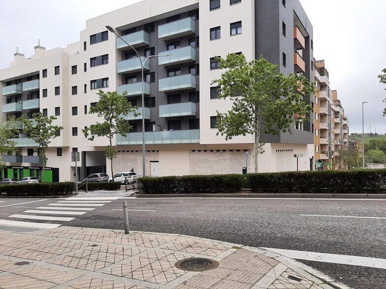 Commerce de détail dans Cáceres, Cáceres à vendre - Photo du bâtiment - Image 2 de 18