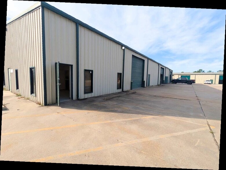 12062 FM 3083 Rd, Conroe, TX for lease - Building Photo - Image 3 of 11