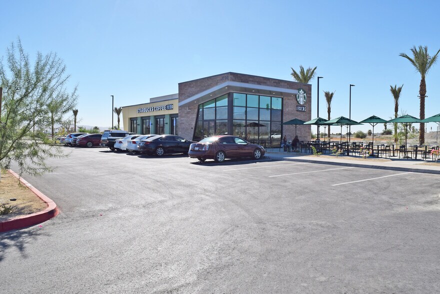 82491 Avenue 42, Indio, CA à louer - Photo du bâtiment - Image 3 de 10