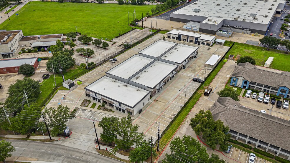 4732 Sugar Grove Blvd, Stafford, TX for sale - Aerial - Image 2 of 7