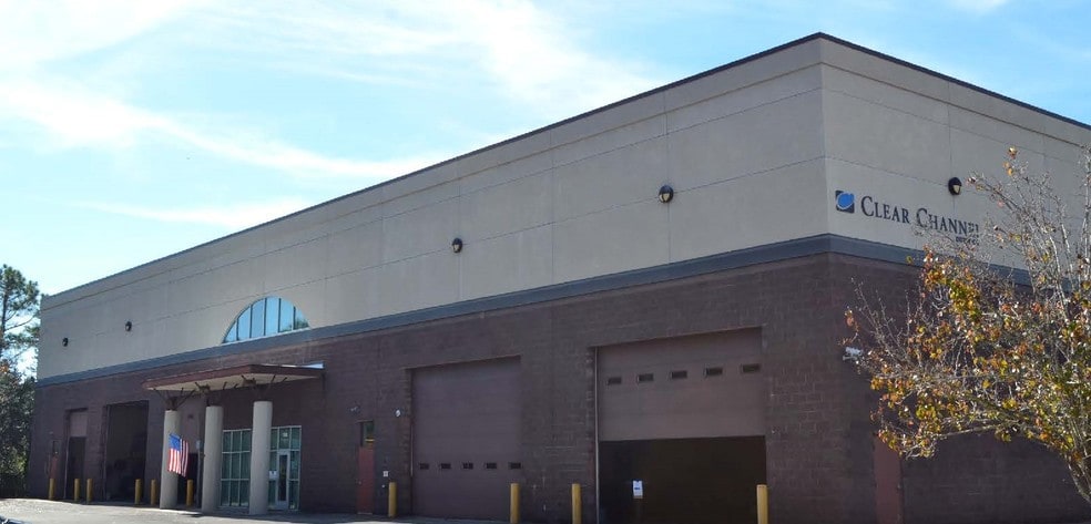 3680 Clear Channel Pl, Jacksonville, FL à louer - Photo du bâtiment - Image 3 de 9