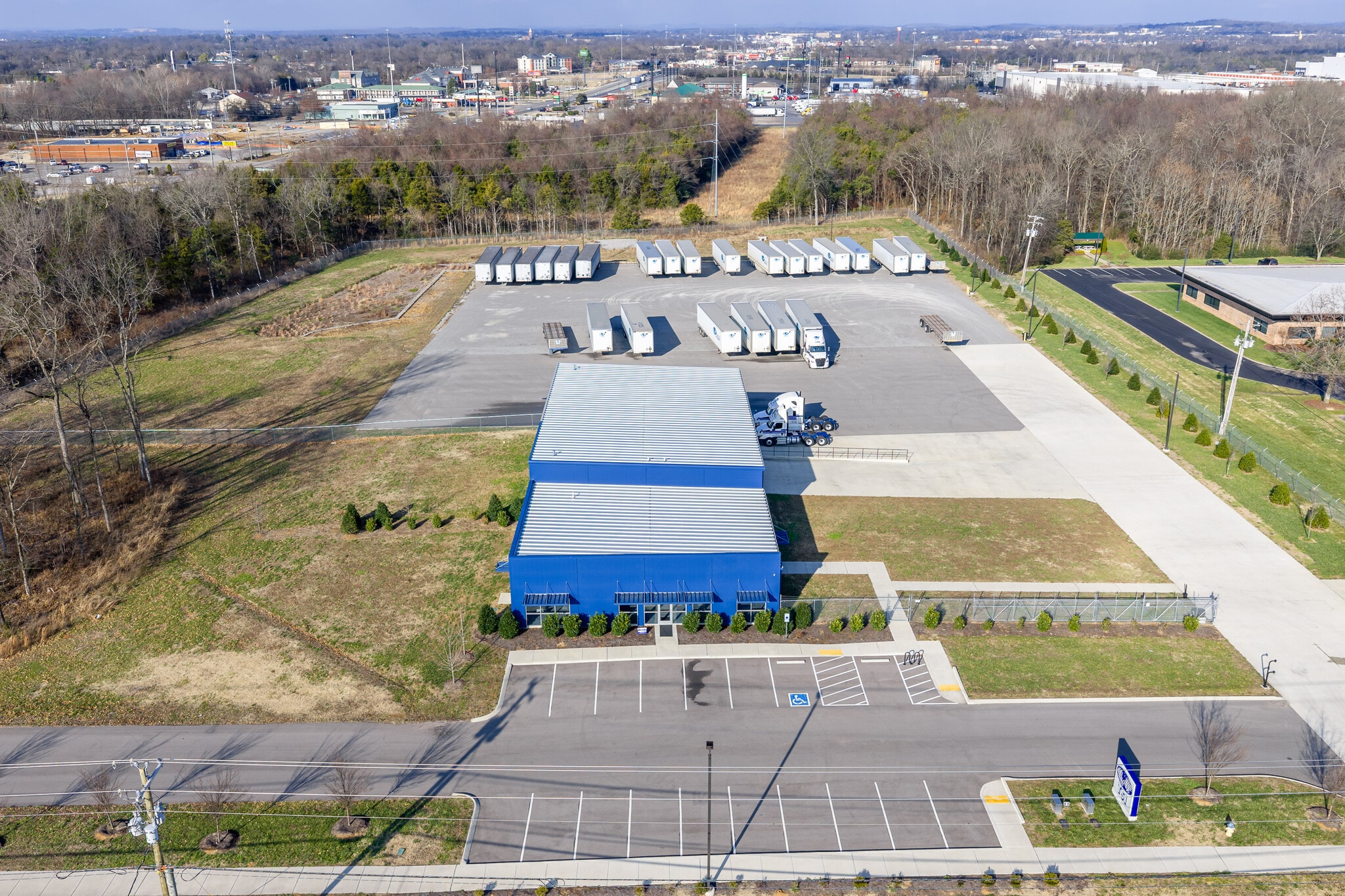 145 Maddox-Simpson Pkwy, Lebanon, TN for lease Primary Photo- Image 1 of 11