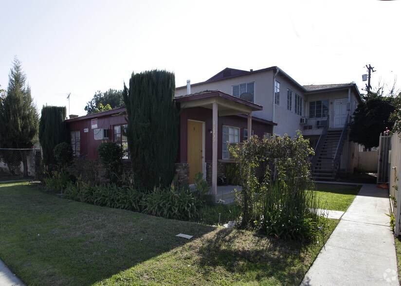 13350 Victory Blvd, Van Nuys, CA à vendre - Photo du bâtiment - Image 2 de 6