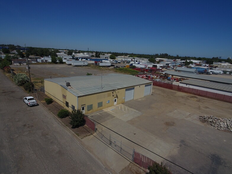 3222 W Capitol Ave, West Sacramento, CA for lease - Building Photo - Image 1 of 5