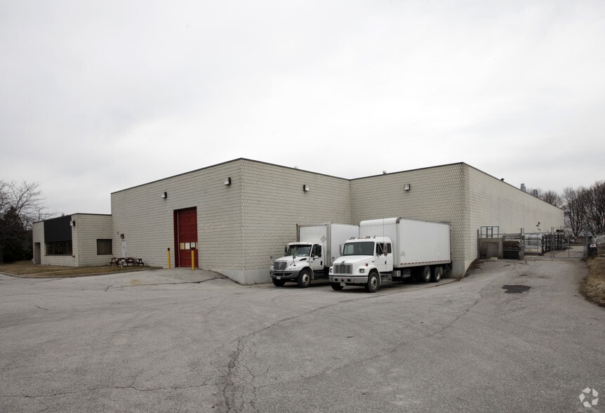 30 Dovedale Ct, Toronto, ON for sale - Building Photo - Image 2 of 10