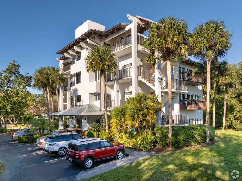 4532 Tamiami Trl E, Naples, FL à louer - Photo principale - Image 1 de 29