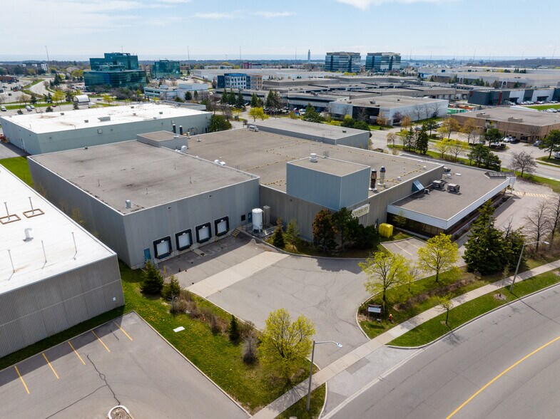 2830 Plymouth Dr, Oakville, ON à vendre - Photo du bâtiment - Image 3 de 7