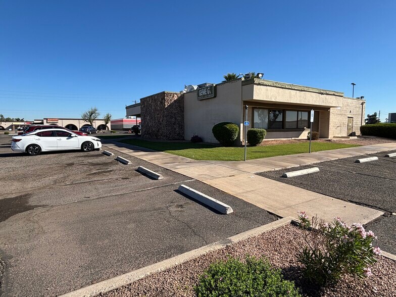 7349 W Indian School Rd, Phoenix, AZ à vendre - Photo du bâtiment - Image 3 de 6