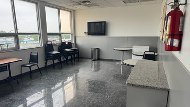 2544 Borough Pl, Woodside, NY for lease Interior Photo- Image 2 of 6