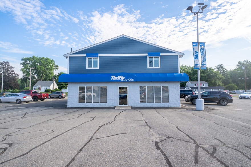 300 E Main St, Westfield, MA for lease - Building Photo - Image 1 of 12