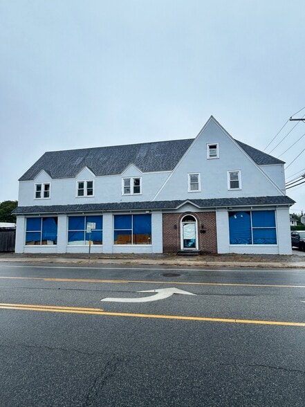 193 W Main St, Bay Shore, NY for sale - Building Photo - Image 1 of 3
