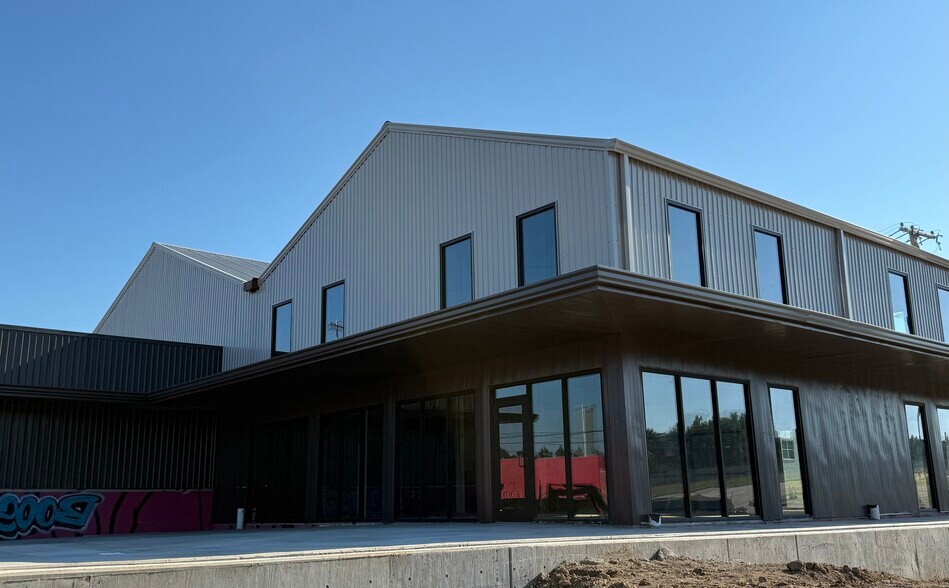 1319 S Peoria Ave, Tulsa, OK à louer - Photo du bâtiment - Image 3 de 4
