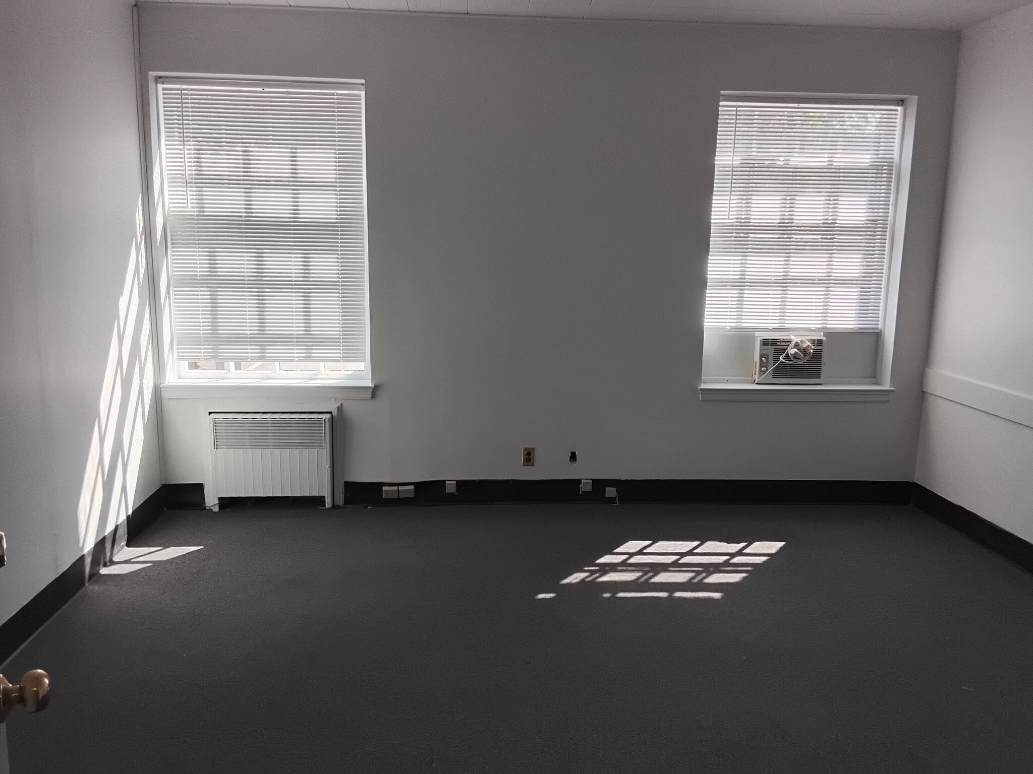 141 S Main St, Beacon Falls, CT for lease Interior Photo- Image 1 of 4